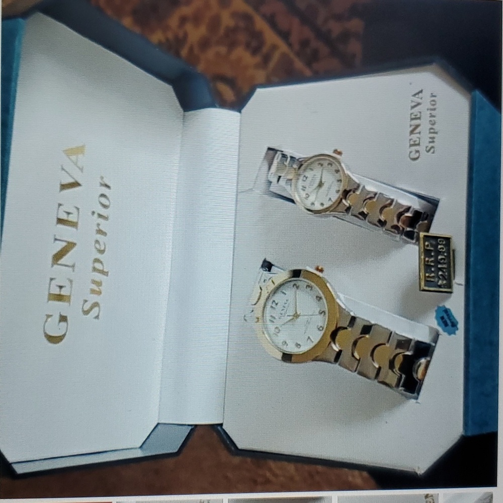 ⭐️⭐️⭐️⭐️⭐️Brand new 2 watch set comes with box special price ⭐️⭐️⭐️
